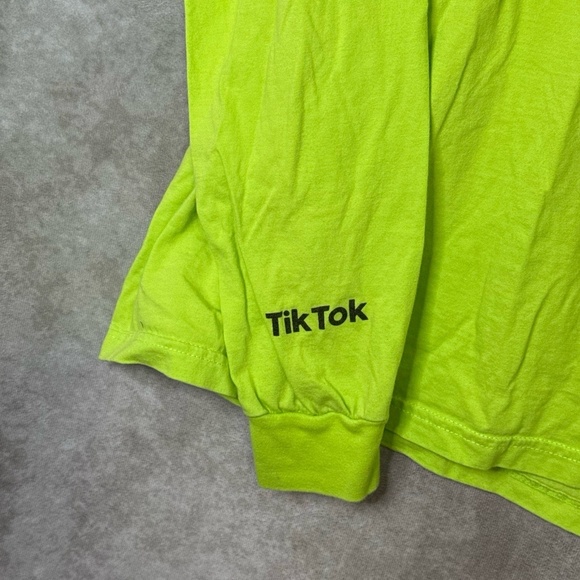 Tik Tok‎ Branded Promo Logo Longsleeve Tee Shirt Size Large Lime Neon Green - Picture 4 of 7